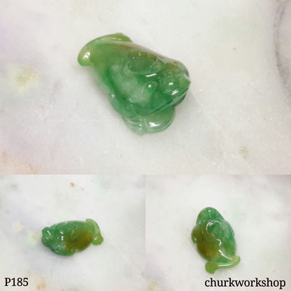 Green jade lucky frog pendant