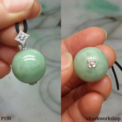 Light green jade bead pendant