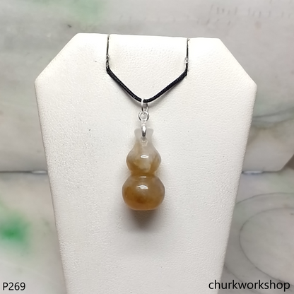 Red jade gourd pendant