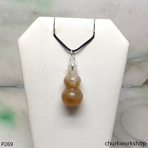 Red jade gourd pendant