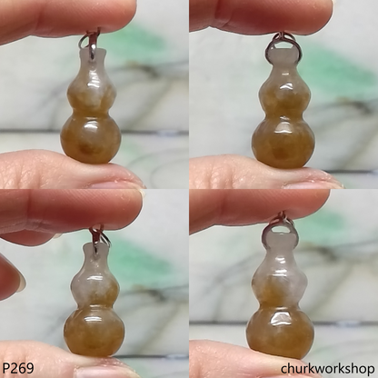Red jade gourd pendant