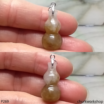 Red jade gourd pendant