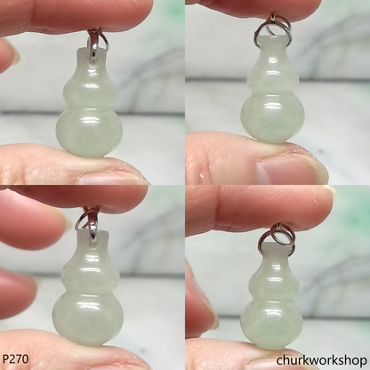 Light green jade gourd pendant