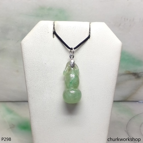 Light green jade gourd pendant
