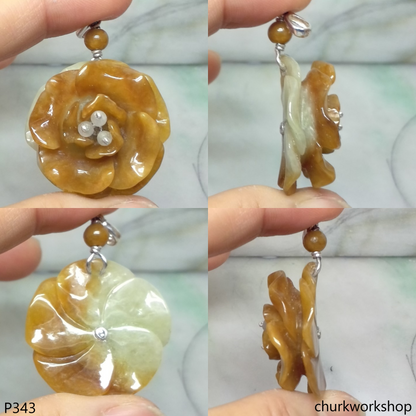 Red jade flower pendant
