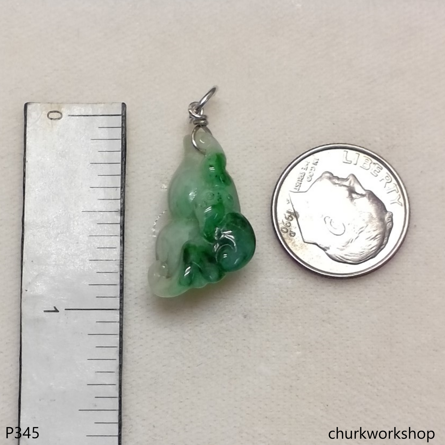 Small jade Ruyi & gourd pendant
