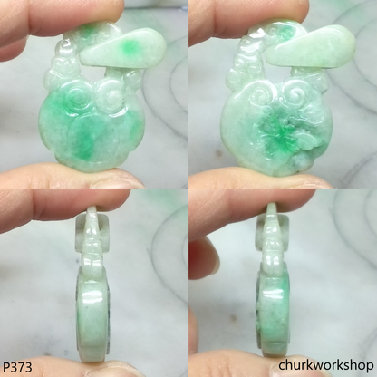Jade Ruyi (如意) pendant