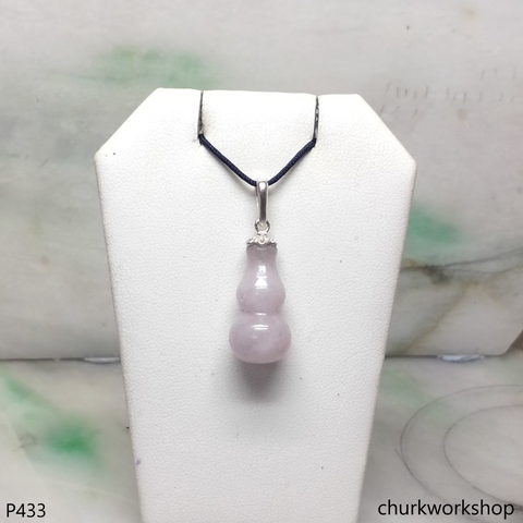 Lavender jade gourd pendant