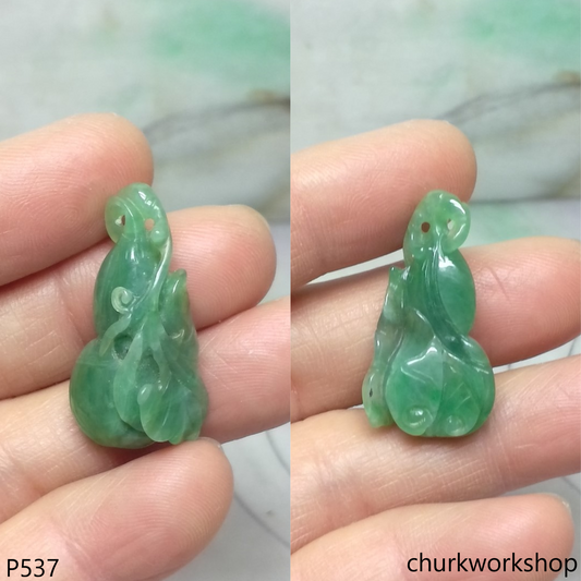 Green jade gourd pendant