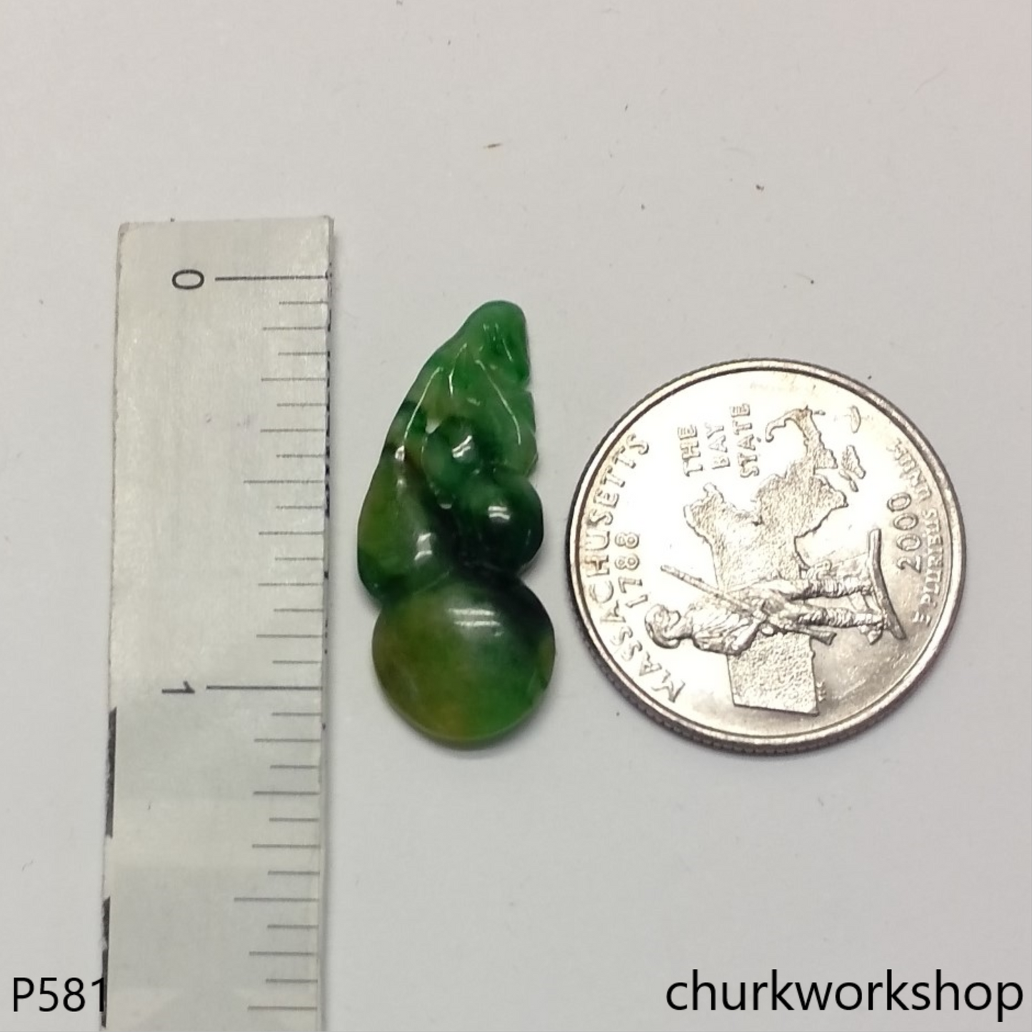 Small jade double gourd pendant