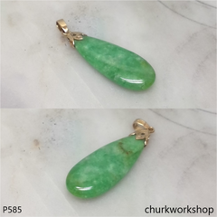 Green jade 14K yellow gold pendant