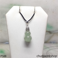 Light green jade gourd pendant
