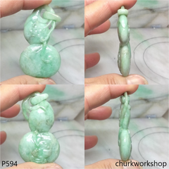 Light green jade gourd pendant