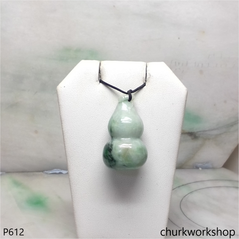 Jade gourd pendant