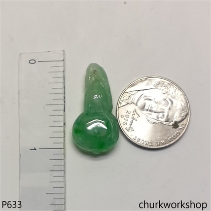 Light green jade gourd pendant