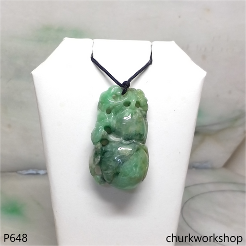 Jade gourd pendant