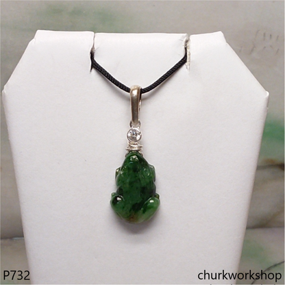 Dark green jade lucky frog pendant