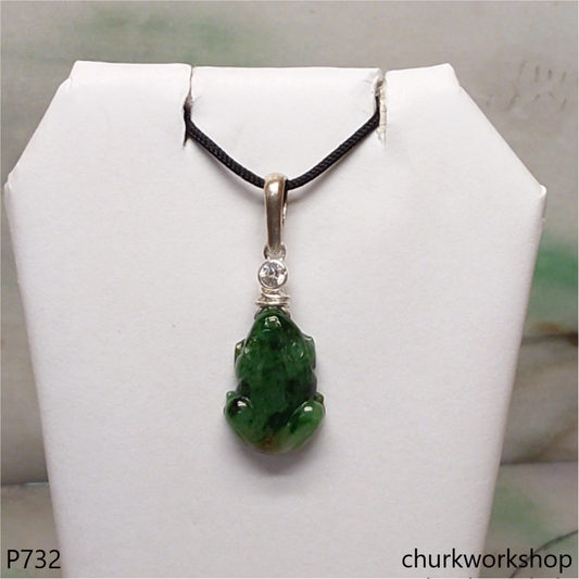 Dark green jade lucky frog pendant