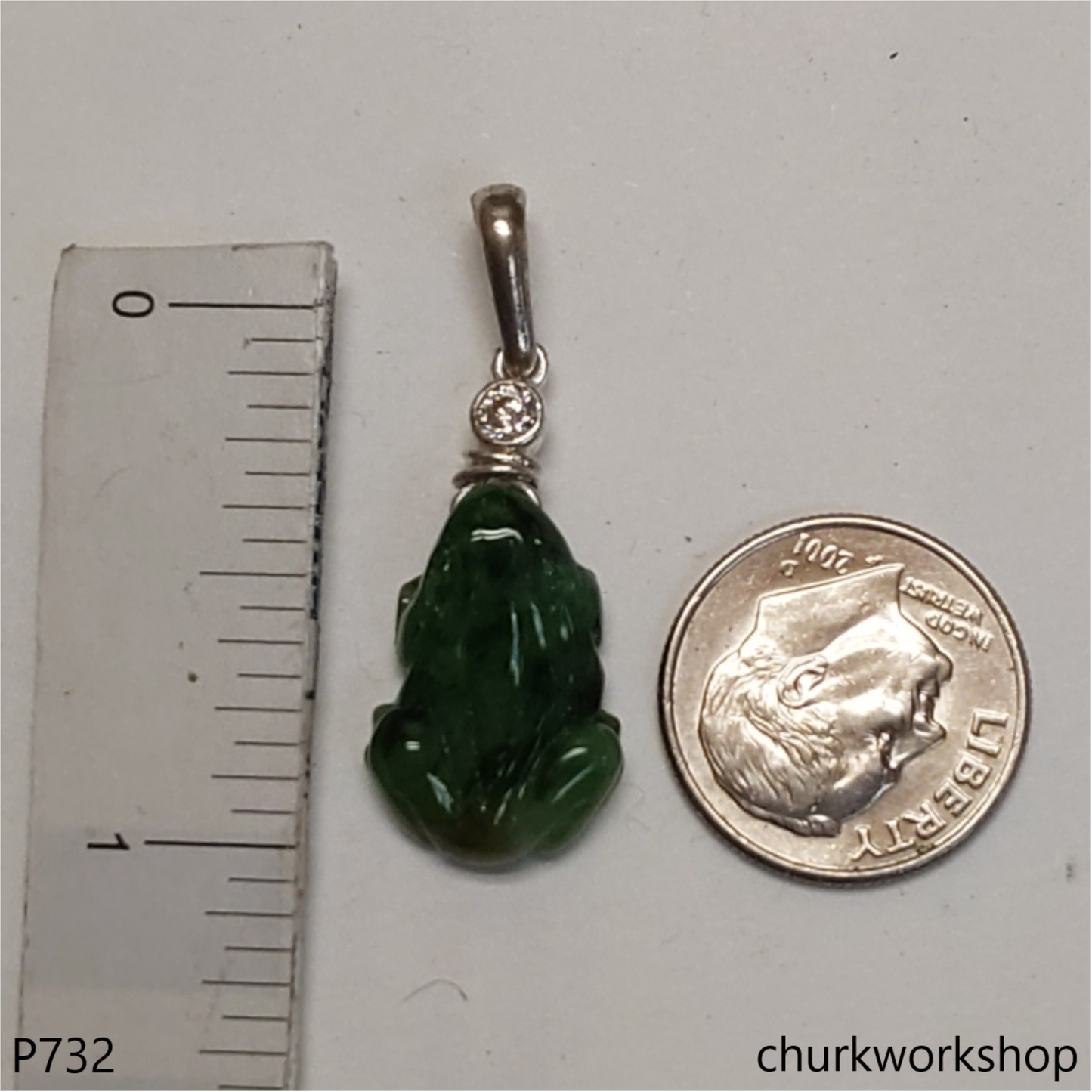 Dark green jade lucky frog pendant