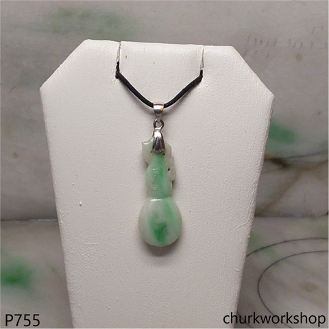 Small jade gourd pendant