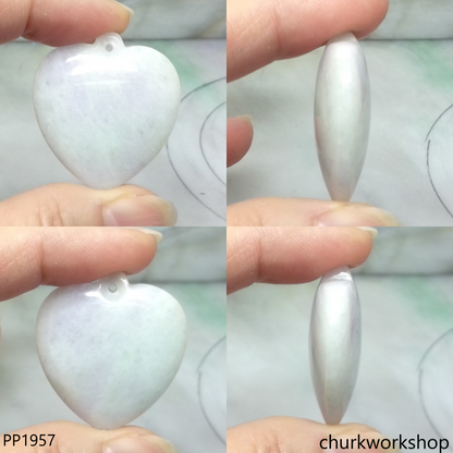 Pale lavender jade heart