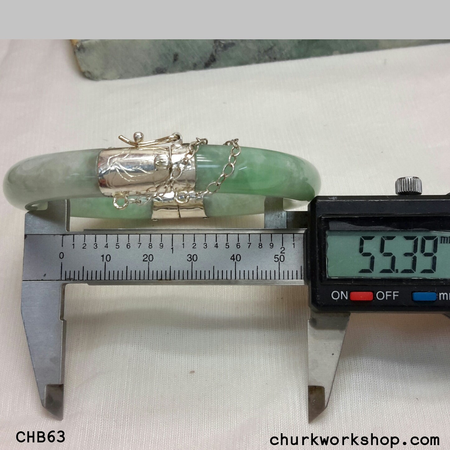 Hinged jade bangle