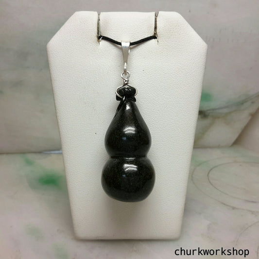 Black jade gourd pendant