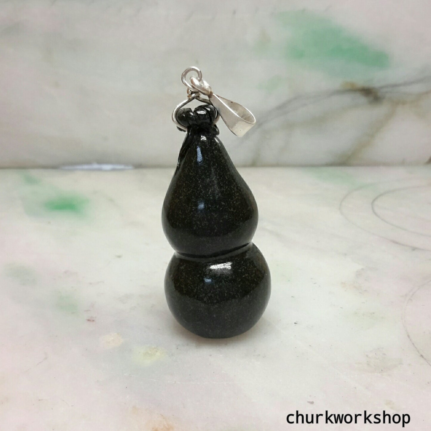 Black jade gourd pendant
