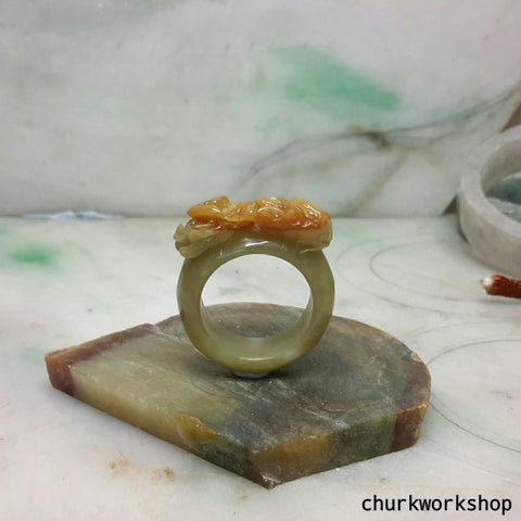 Unisex red carved jade ring