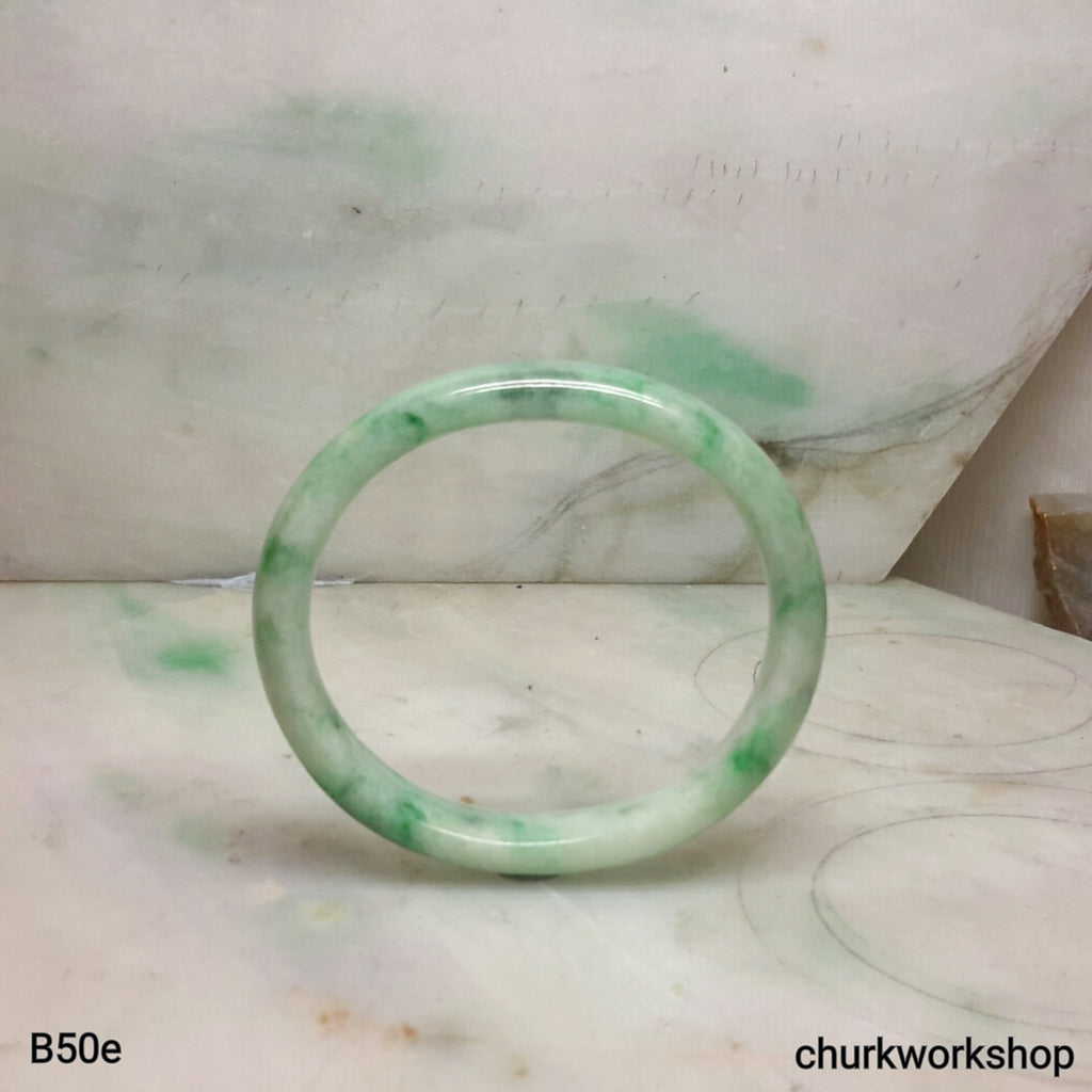 Green oval jade bangle