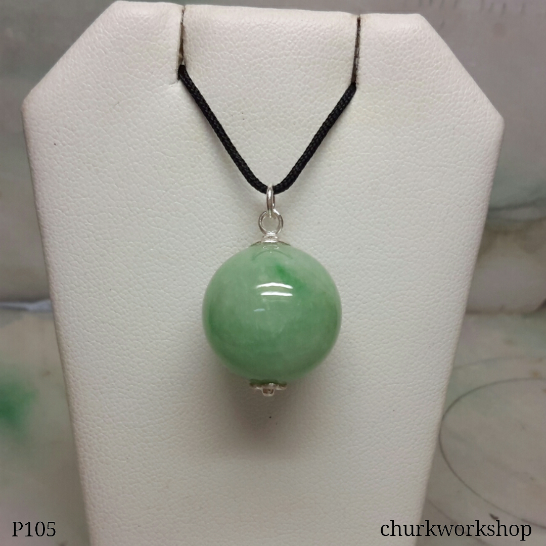 Light green jade bead pendant