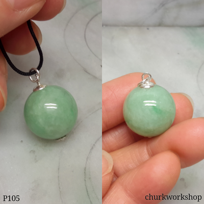 Light green jade bead pendant