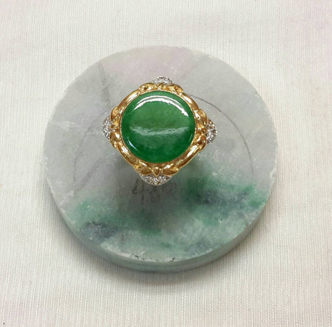Green color jade 18k yellow gold