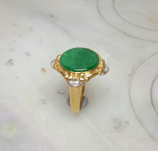 Green color jade 18k yellow gold